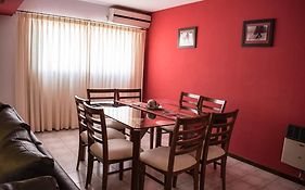Amplio Departamento -Excelente Ubicacion- Con Cochera